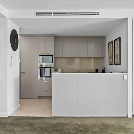 Apartment On Honeysuckle Newcastle Exterior photo